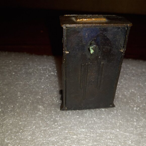 Miniature Knotts Berry Farm Kitchen Cupboard Vintage Pencil Sharpener Die Cast - Picture 6 of 8